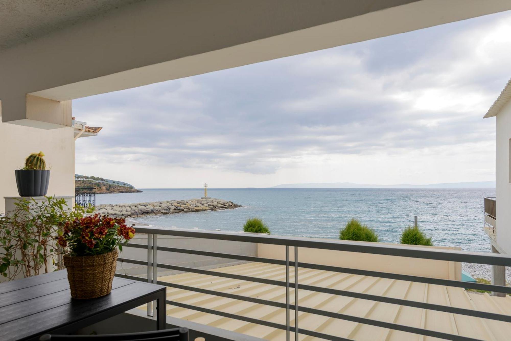 דירות Akrogiali Agali 1 Mesonet In Front Of The Sea מראה חיצוני תמונה